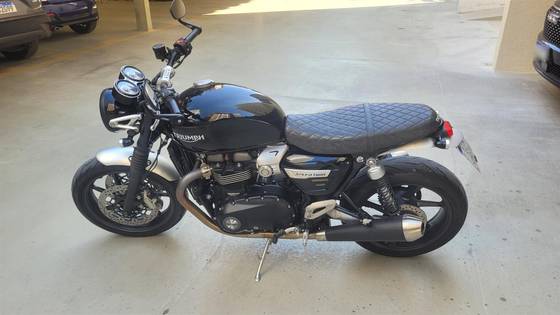 TRIUMPH SPEED TWIN 